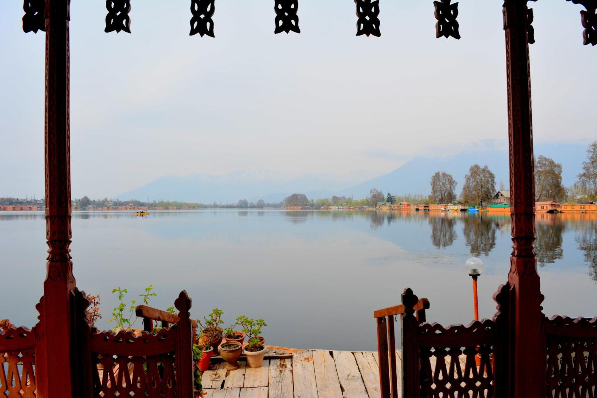 Golden Flower Heritage Houseboat Ξενοδοχείο Nagin Bagh Εξωτερικό φωτογραφία